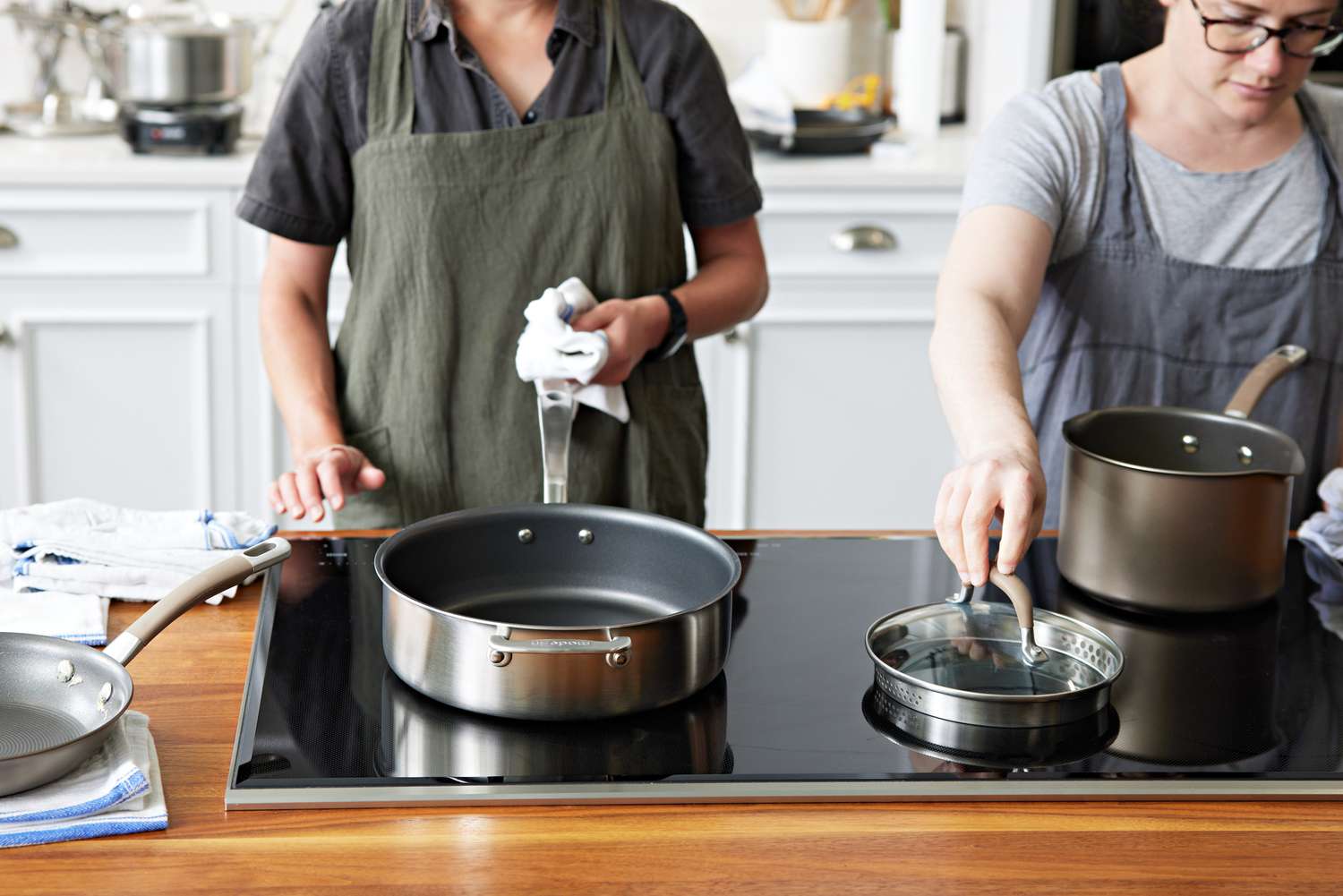 Top cookware materials for glass top stoves