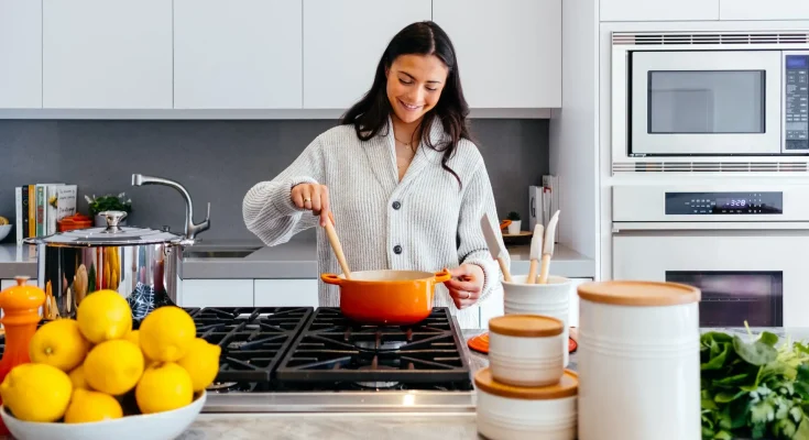 Best Cookware For Airbnb Kitchen Setup